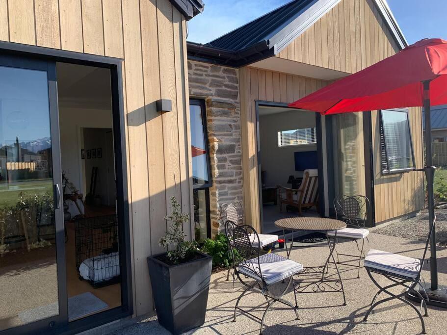 Villa Alpine Abode Wanaka Exterior foto